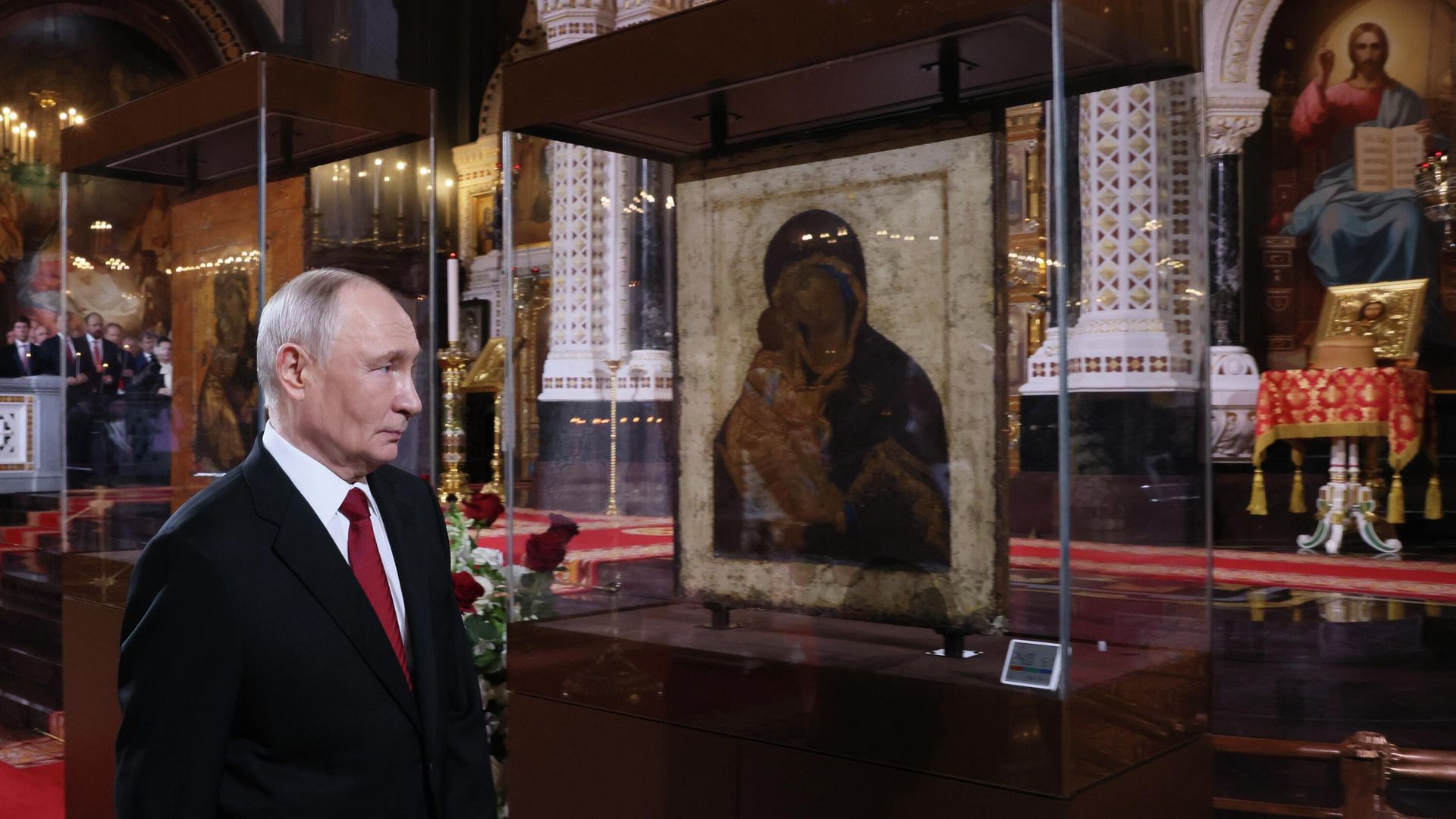 Пасхальное богослужение в храме Христа Спасителя Пасхальное богослужение в храме Христа Спасителя - РИА Новости, 1920, 12.04.2026