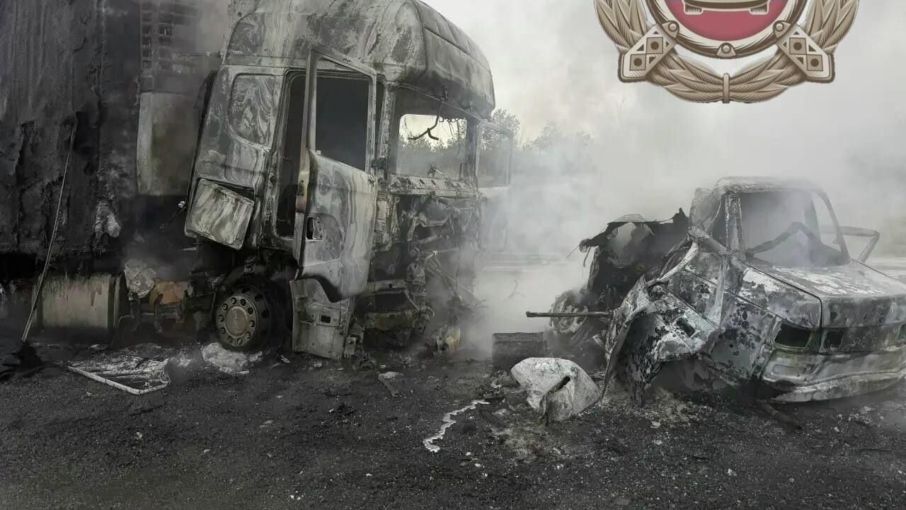 ДТП с участием фуры и легкового автомобиля в Красноармейском районе Саратовской области ДТП с участием фуры и легкового автомобиля в Красноармейском районе Саратовской области - РИА Новости, 1920, 12.04.2026