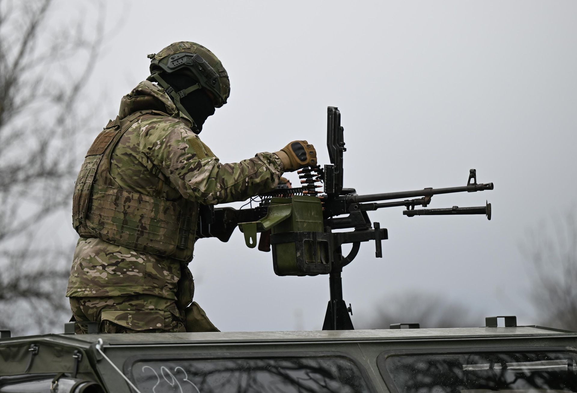 Боевая работа мобильной огневой группы в зоне СВО Боевая работа мобильной огневой группы в зоне СВО - РИА Новости, 1920, 22.04.2026