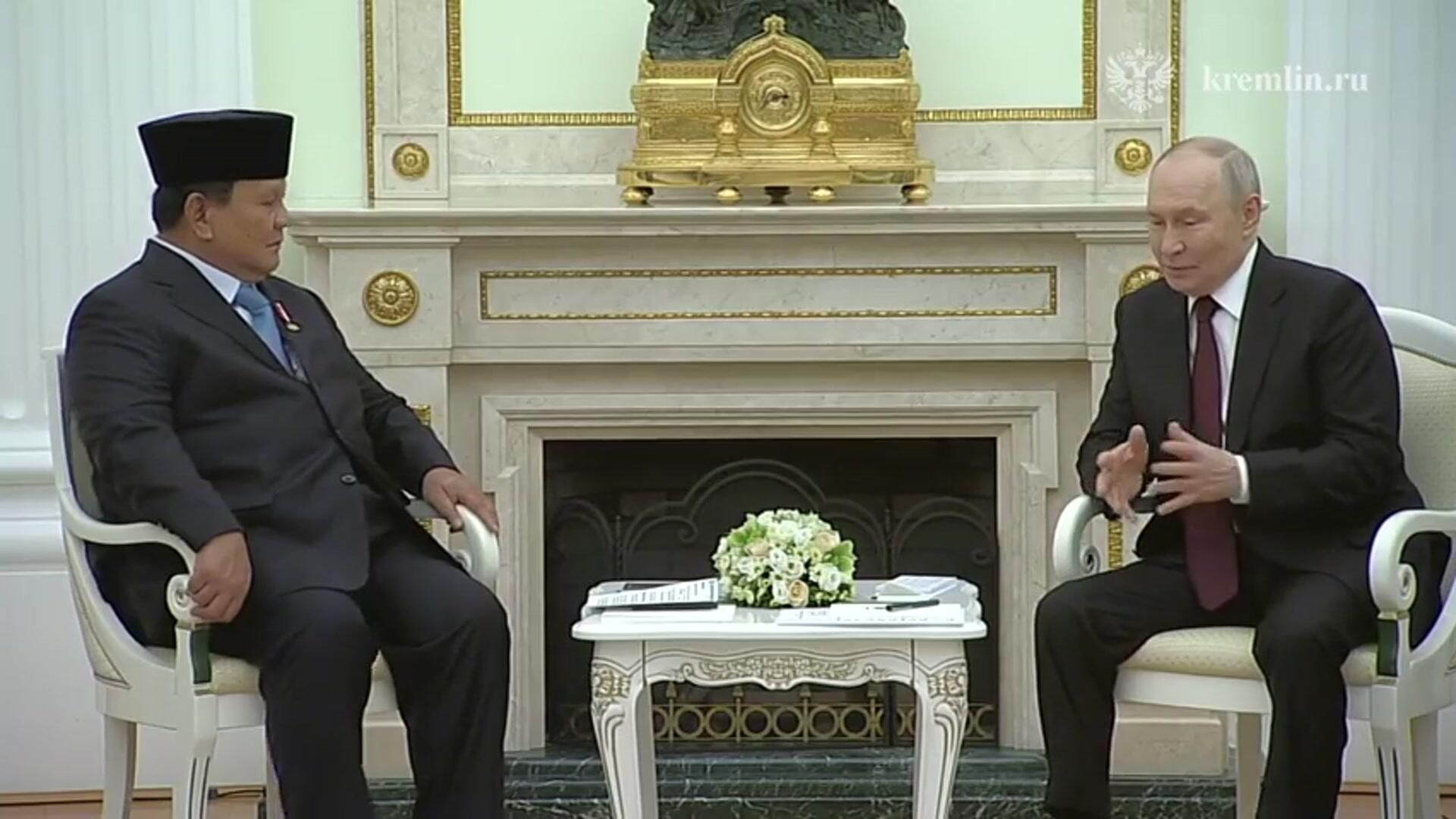 Встреча Владимира Путин с президентом Индонезии в Кремле - РИА Новости, 1920, 13.04.2026