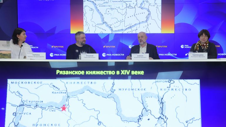 Круглый стол, посвященный результатам археологических раскопок в Ростиславле Рязанском Круглый стол, посвященный результатам археологических раскопок в Ростиславле Рязанском