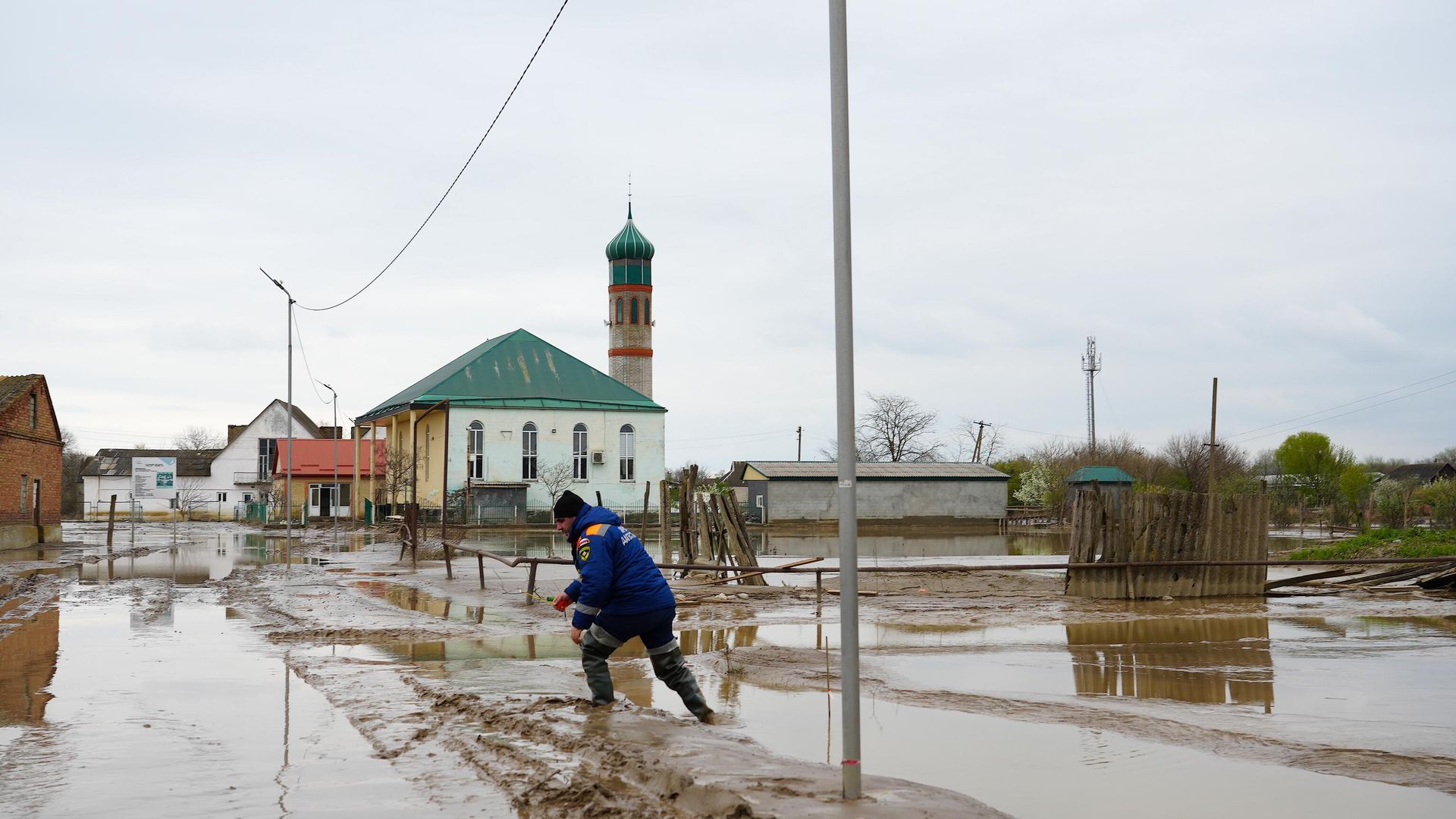 Центральная улица в селе Адильотар, 13.04.2026 Центральная улица в селе Адильотар, 13.04.2026 - РИА Новости, 1920, 21.04.2026