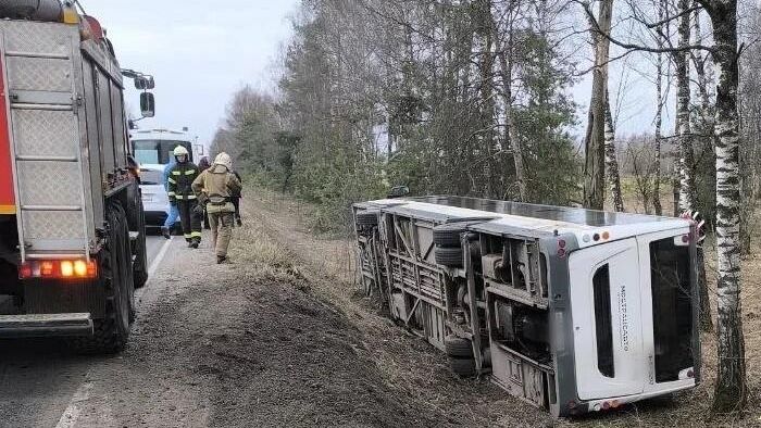 Автобус, опрокинувшийся в Московской области Автобус, опрокинувшийся в Московской области - РИА Новости, 1920, 14.04.2026