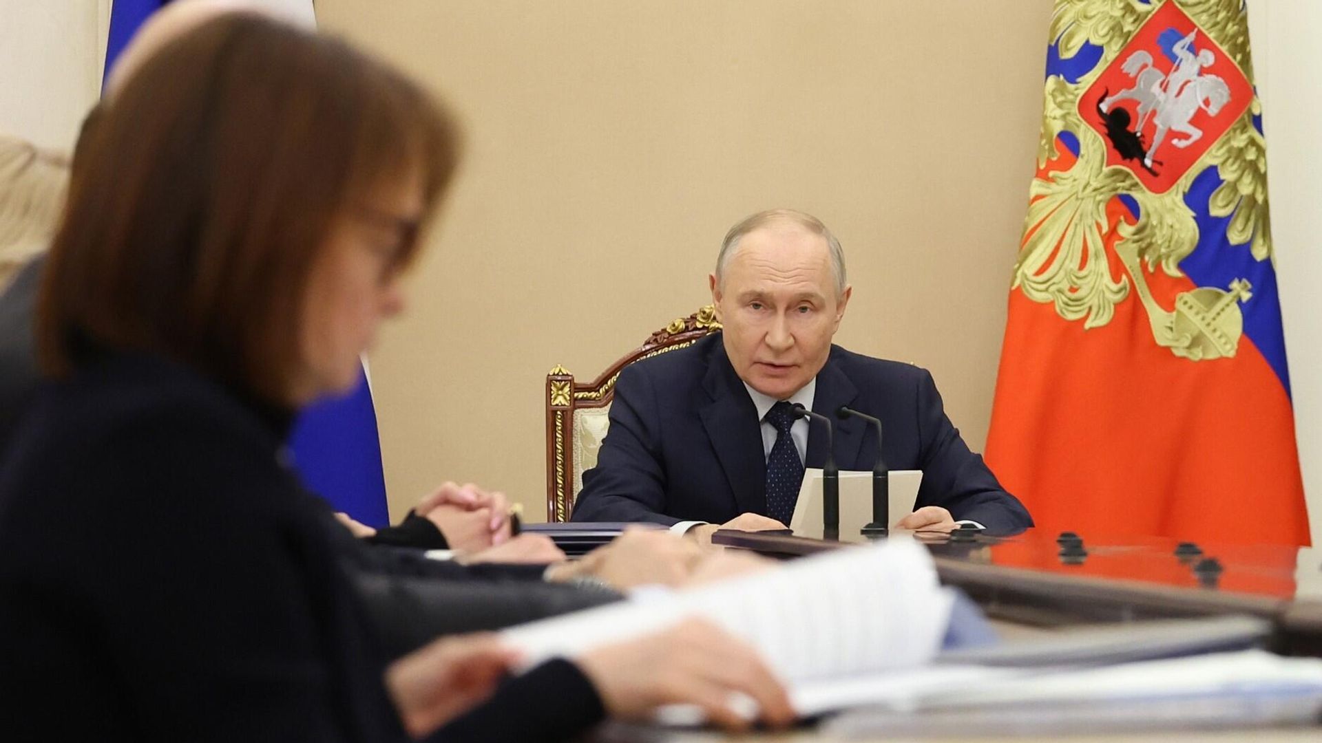 Президент РФ Владимир Путин проводит совещание по экономическим вопросам Президент РФ Владимир Путин проводит совещание по экономическим вопросам - РИА Новости, 1920, 15.04.2026