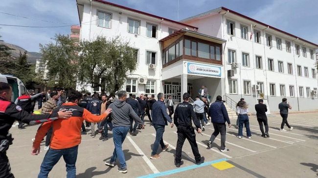 Здание школы в турецком Кахраманмараше, где произошло нападение