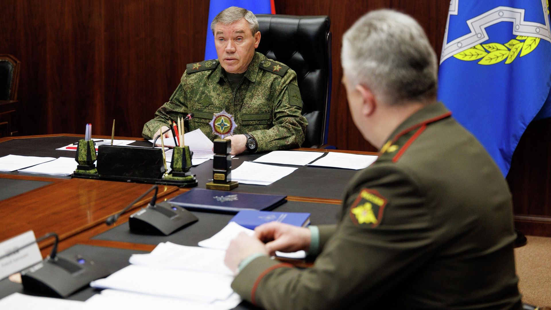 Начальник Генерального штаба Вооруженных сил РФ - первый заместитель министра обороны РФ Валерий Герасимов на заседании военного комитета ОДКБ. 16 апреля 2026 Начальник Генерального штаба Вооруженных сил РФ - первый заместитель министра обороны РФ Валерий Герасимов на заседании военного комитета ОДКБ. 16 апреля 2026 - РИА Новости, 1920, 16.04.2026