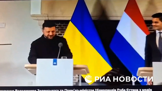 Переводчик с украинского выругался матом после пресс-конференции Зеленского