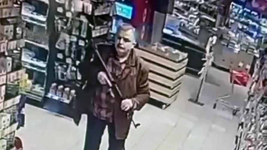 Мужчина, открывший стрельбу по людам в Киеве Мужчина, открывший стрельбу по людам в Киеве - РИА Новости, 1920, 18.04.2026