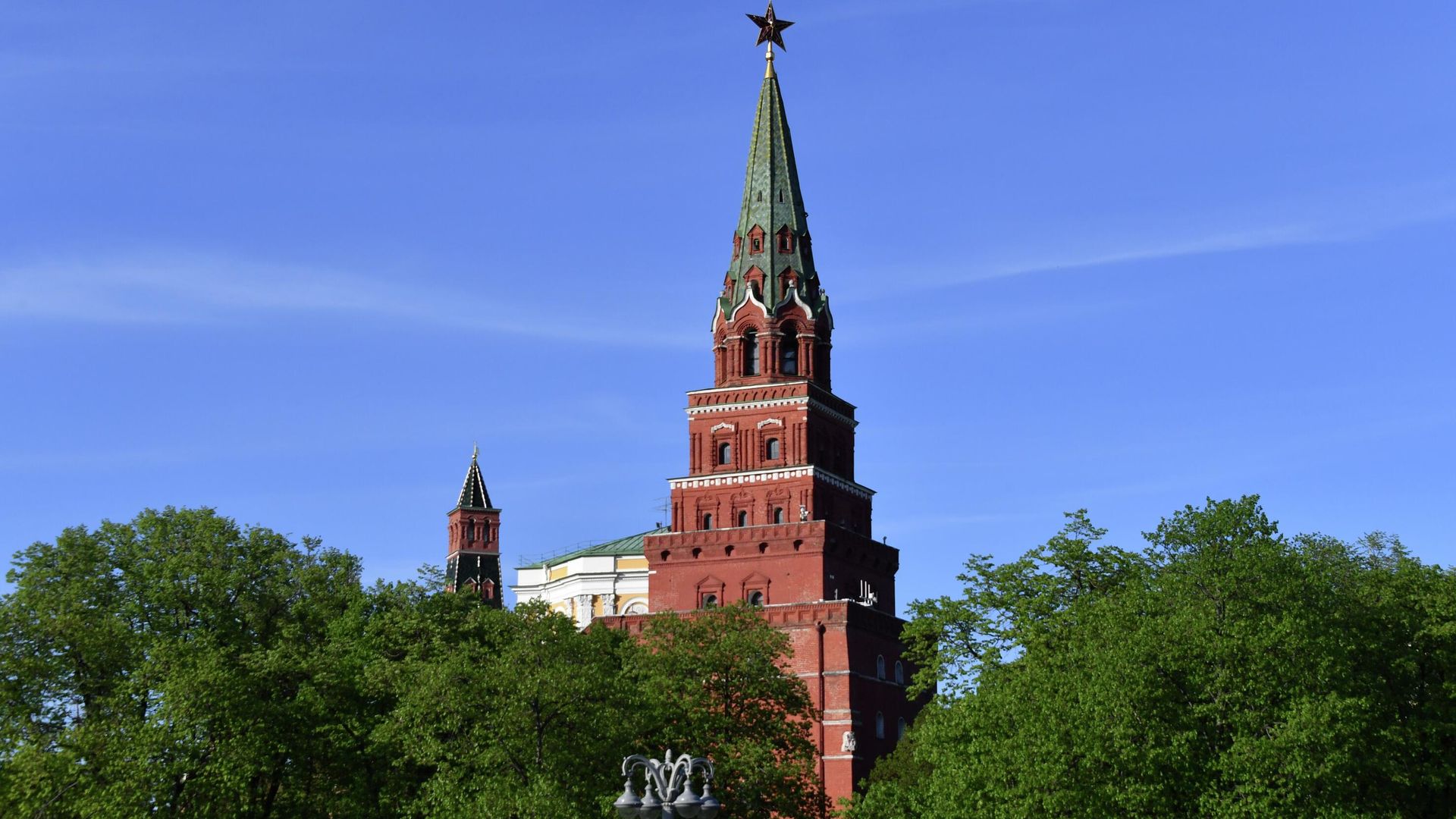 Боровицкая башня Московского Кремля Боровицкая башня Московского Кремля - РИА Новости, 1920, 23.04.2026