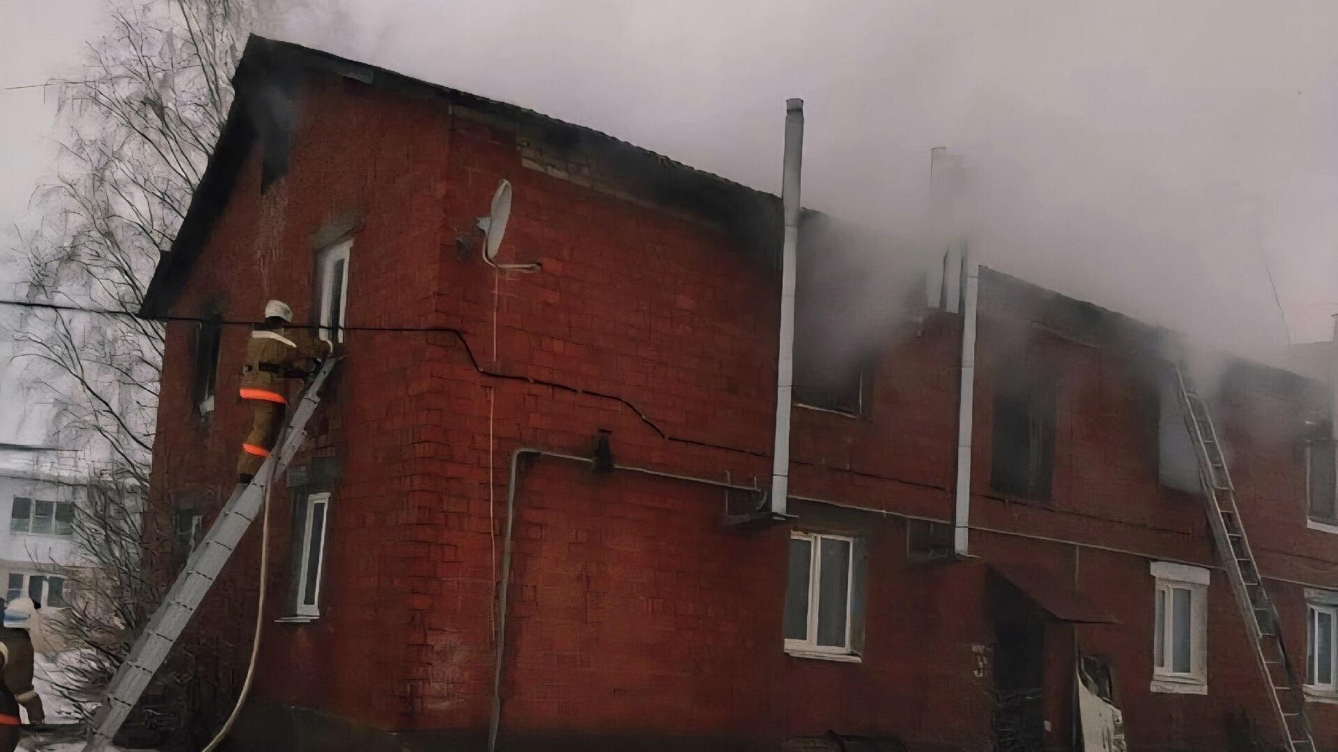 Пожар в многоквартирном доме в Нижегородской области Пожар в многоквартирном доме в Нижегородской области - РИА Новости, 1920, 20.04.2026