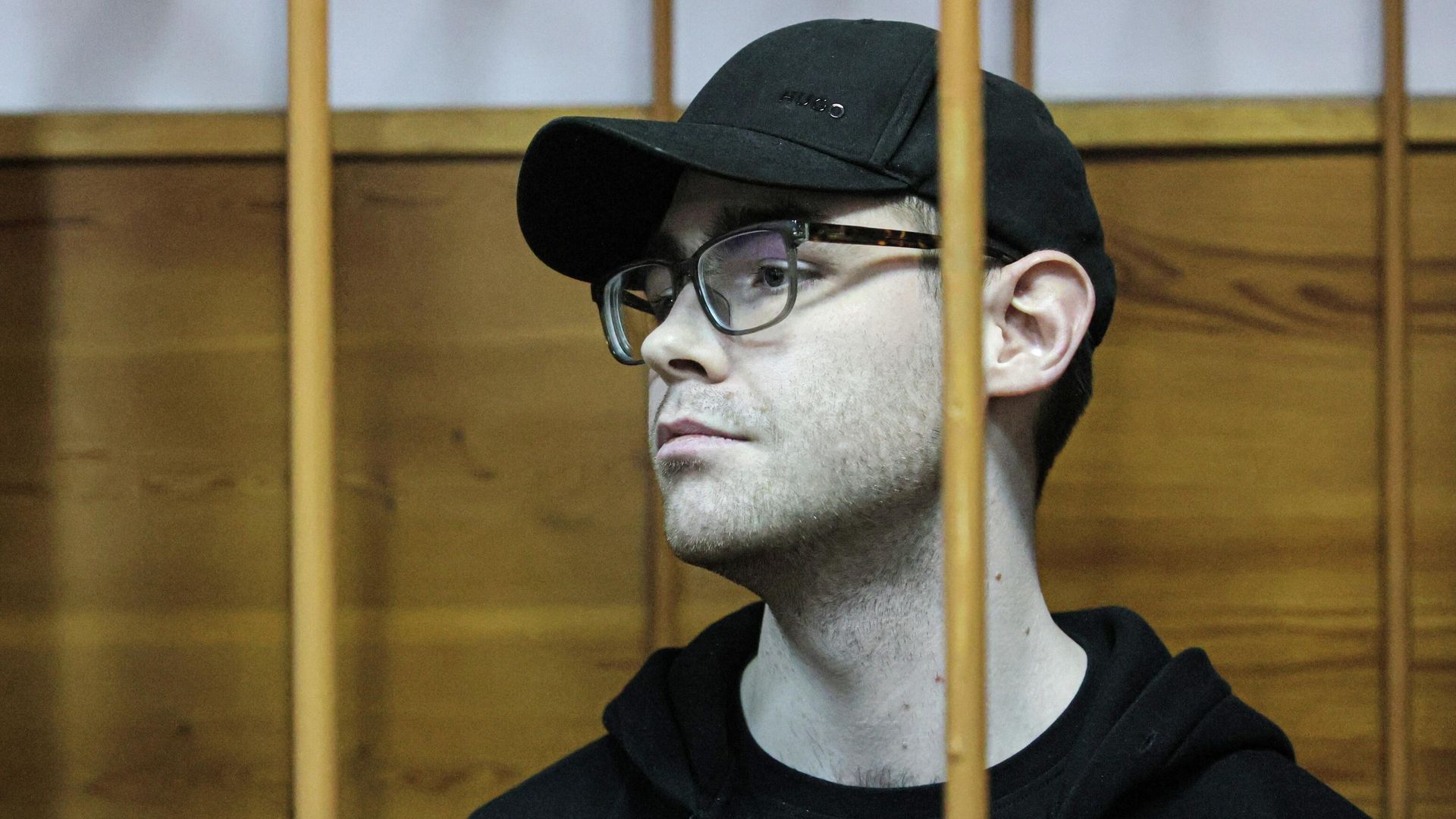 Бывший редактор URA.RU Денис Аллаяров на оглашении приговора в Верх-Исетском районном суде Екатеринбурга - РИА Новости, 1920, 21.04.2026