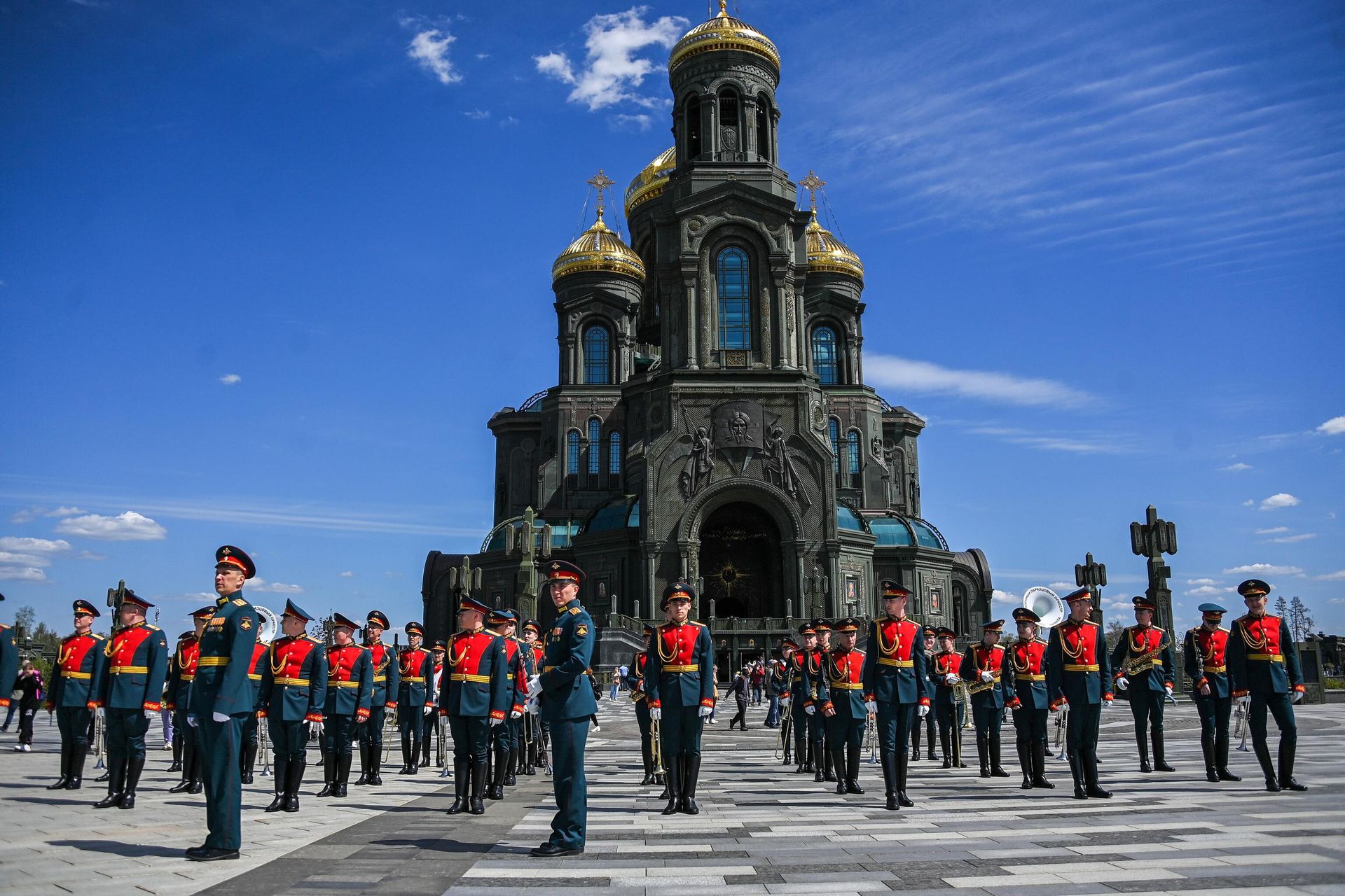 Музыканты военно-духового оркестра выступают на территории Музейно-храмового комплекса ВС РФ Минобороны России - РИА Новости, 1920, 21.04.2026