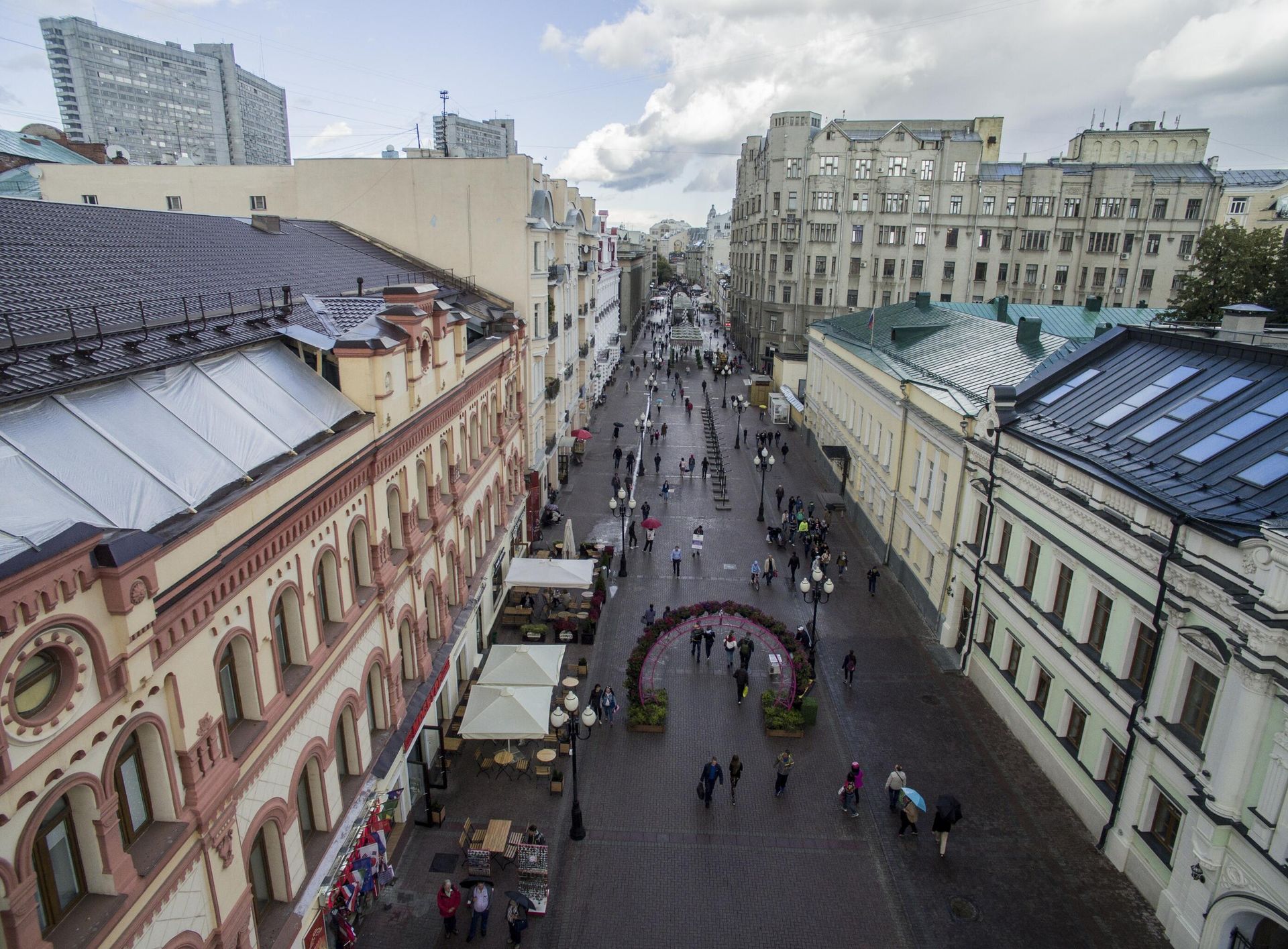 Прохожие на улице Старый Арбат в Москве - РИА Новости, 1920, 21.04.2026
