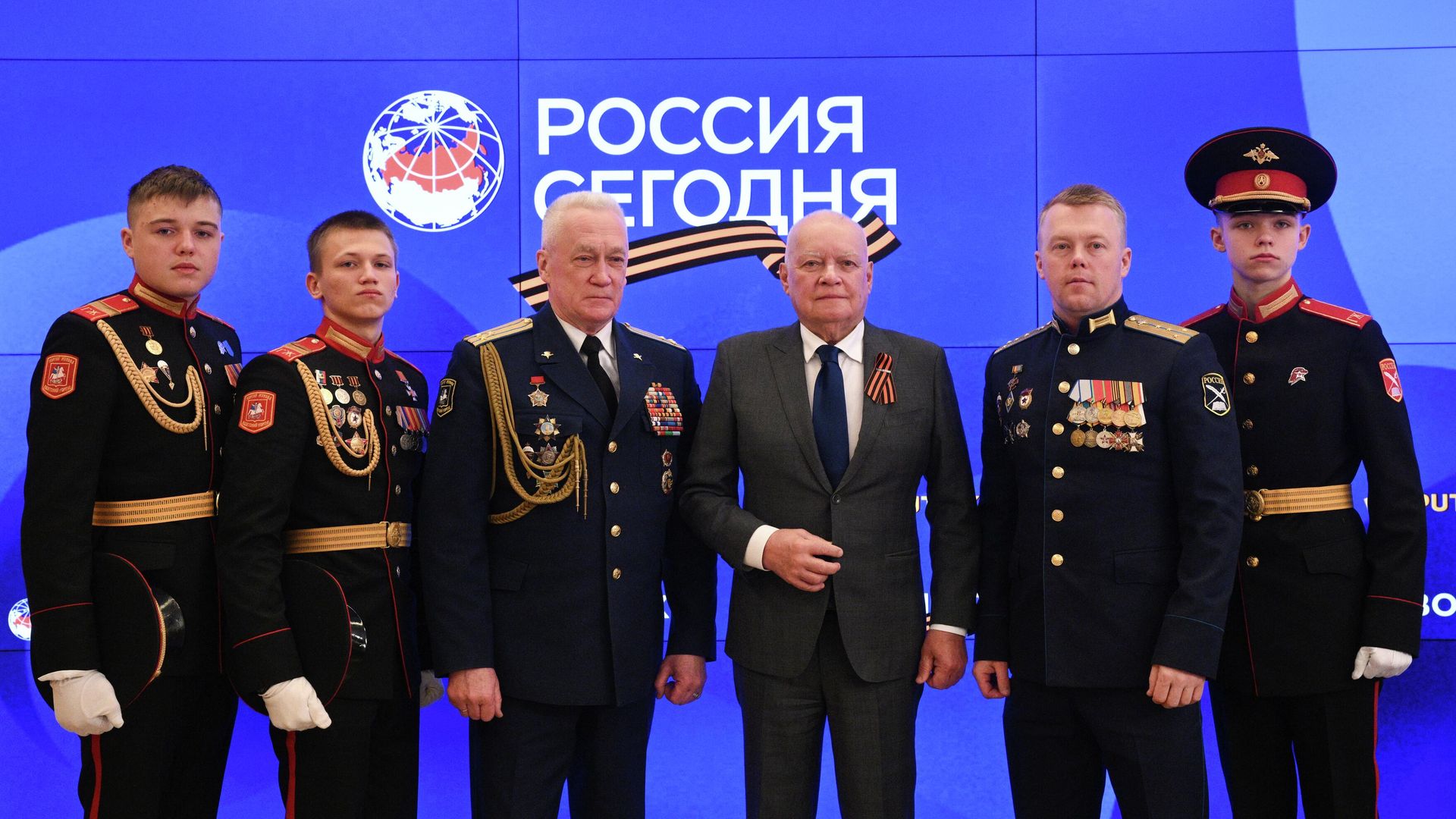 Пресс-конференция, посвященная старту акции Георгиевская ленточка Пресс-конференция, посвященная старту акции Георгиевская ленточка - РИА Новости, 1920, 22.04.2026