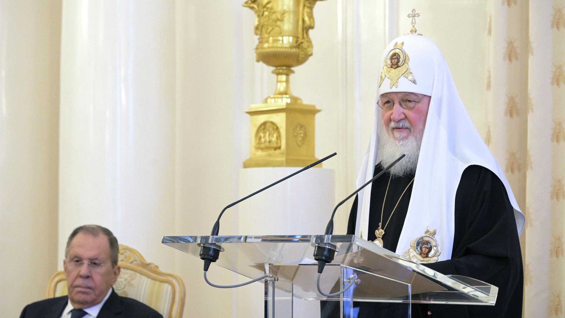 Патриарх Московский и всея Руси Кирилл и министр иностранных дел РФ Сергей Лавров на приеме по случаю православной Пасхи в МИД РФ в Москве Патриарх Московский и всея Руси Кирилл и министр иностранных дел РФ Сергей Лавров на приеме по случаю православной Пасхи в МИД РФ в Москве - РИА Новости, 1920, 22.04.2026
