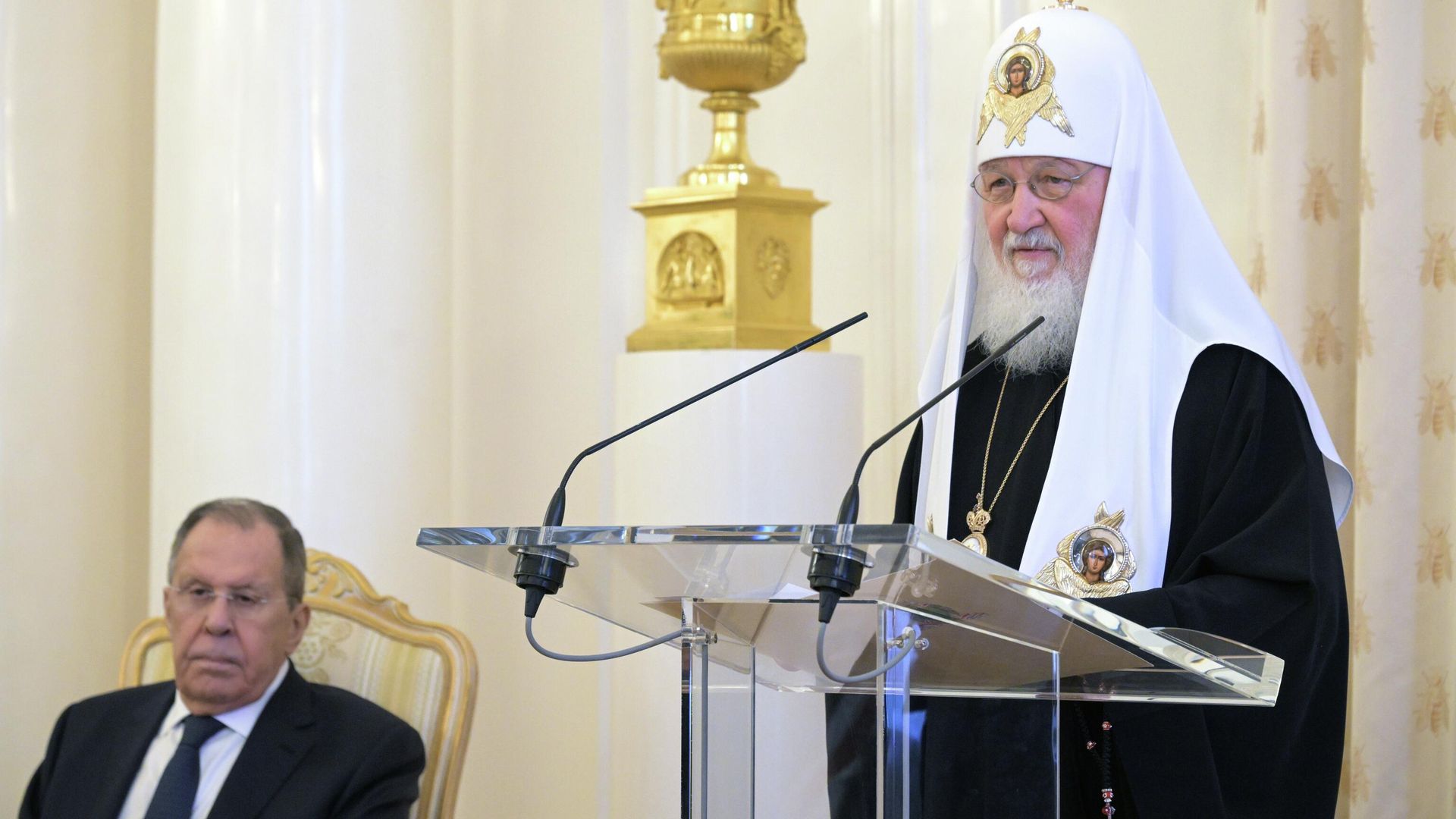Патриарх Московский и всея Руси Кирилл и министр иностранных дел РФ Сергей Лавров на приеме по случаю православной Пасхи в МИД РФ в Москве - РИА Новости, 1920, 22.04.2026