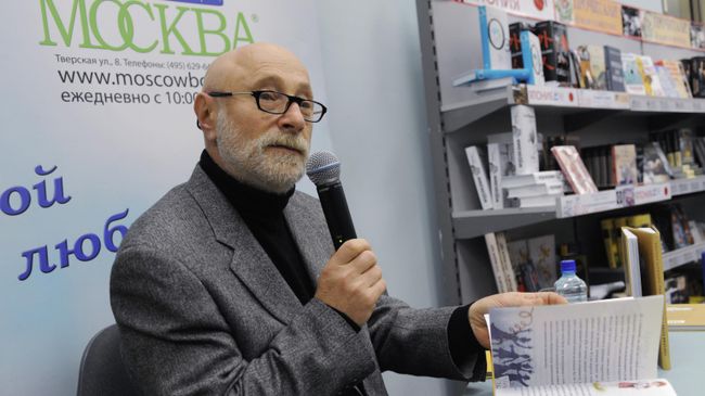 Писатель Григорий Остер