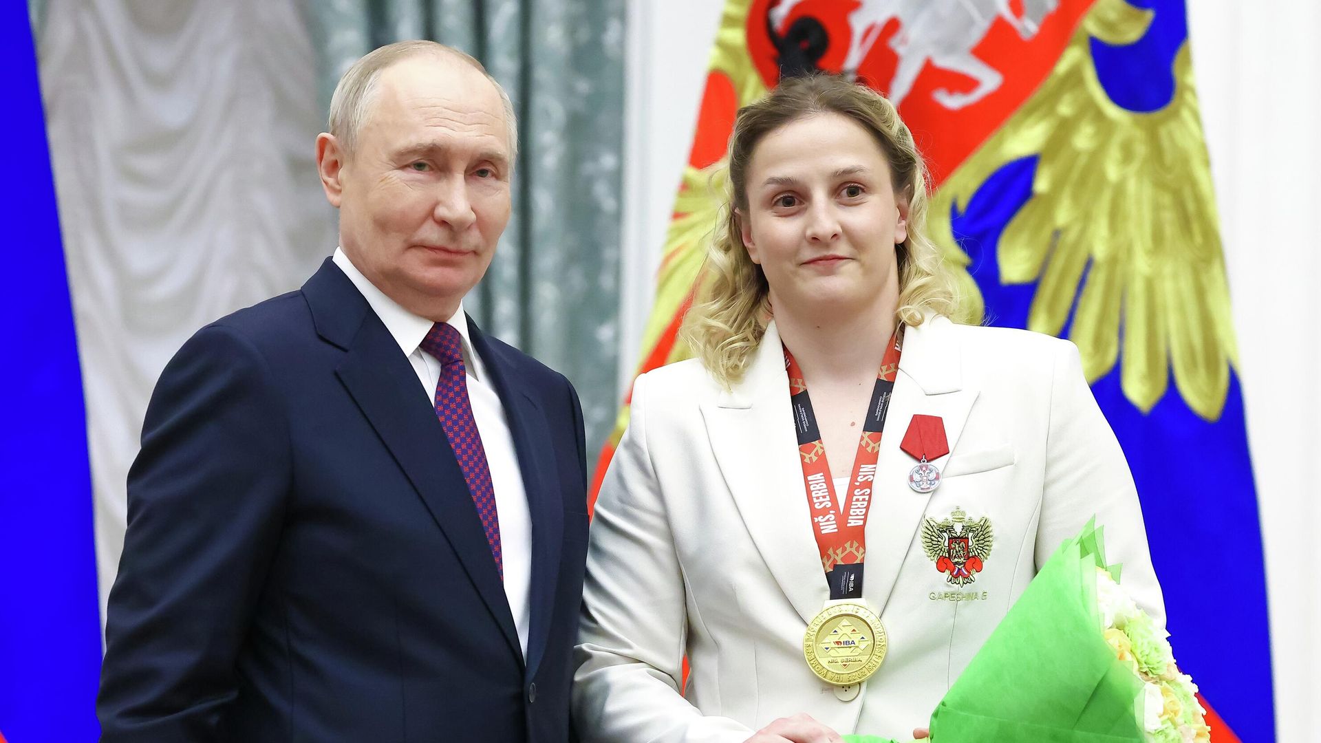 Президент России Владимир Путин на церемонии вручения государственных наград победителям чемпионатов мира по боксу - РИА Новости, 1920, 22.04.2026