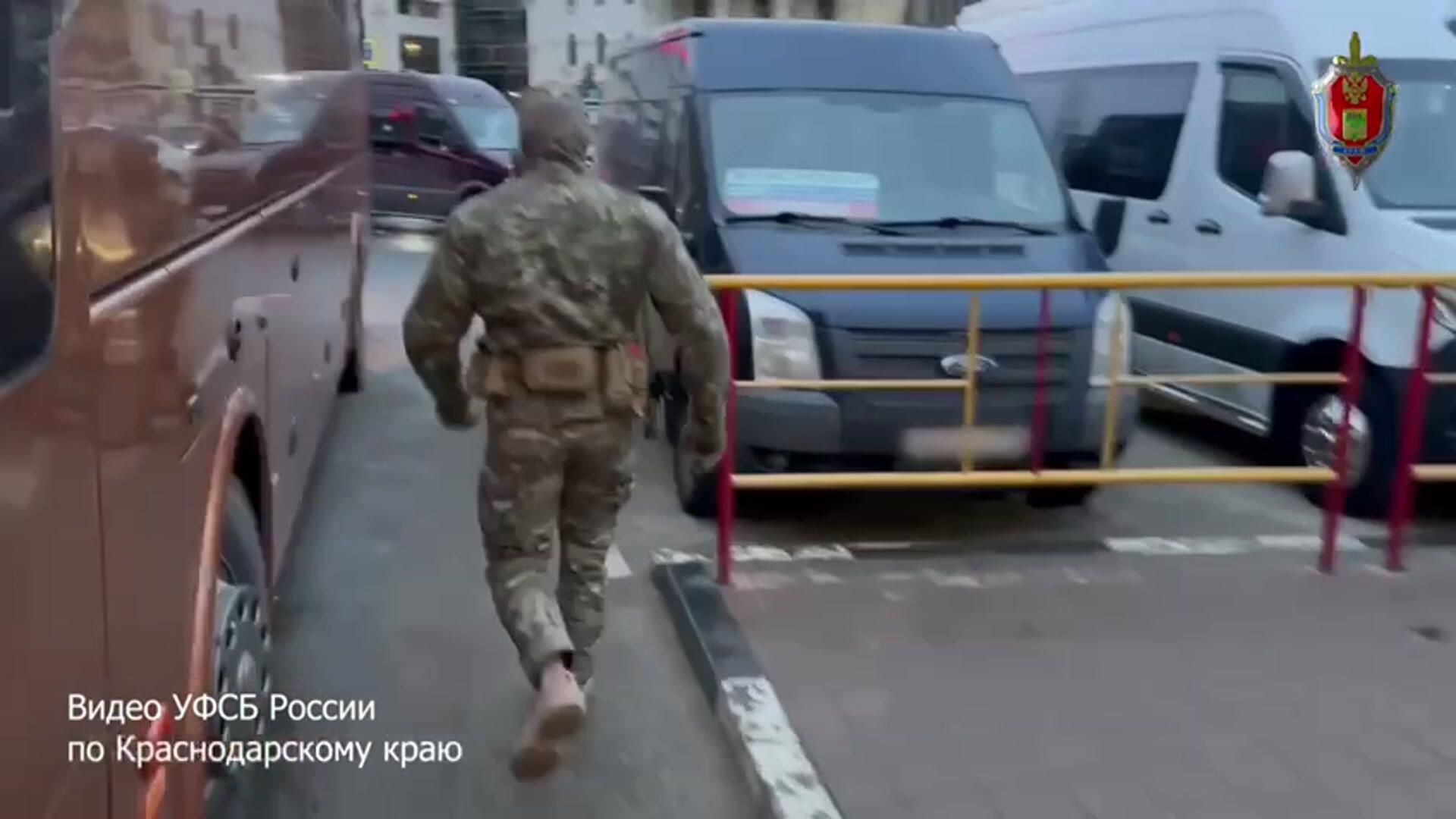 Задержание жителя Кубани, собиравшегося вступить в украинское подразделение Задержание жителя Кубани, собиравшегося вступить в украинское подразделение - РИА Новости, 1920, 23.04.2026