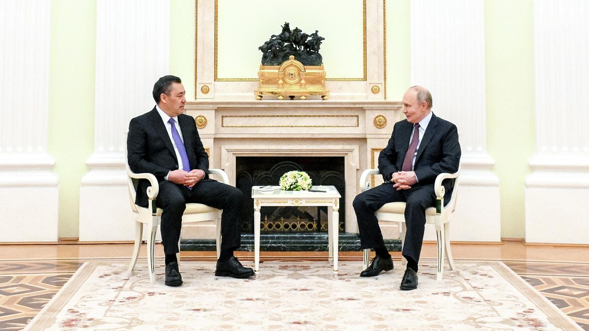Президент РФ Владимир Путин и президент Киргизии Садыр Жапаров во время встречи в Кремле Президент РФ Владимир Путин и президент Киргизии Садыр Жапаров во время встречи в Кремле - РИА Новости, 1920, 23.04.2026