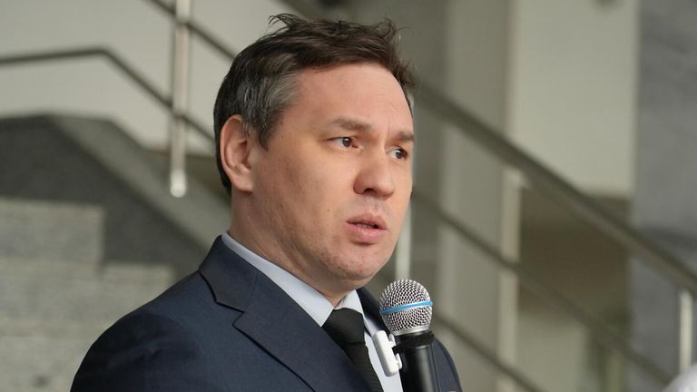 Начальник отдела реализации проектов управления просветительских проектов медиагруппы Россия сегодня обращается с приветственным словом на открытии Первые среди звезд