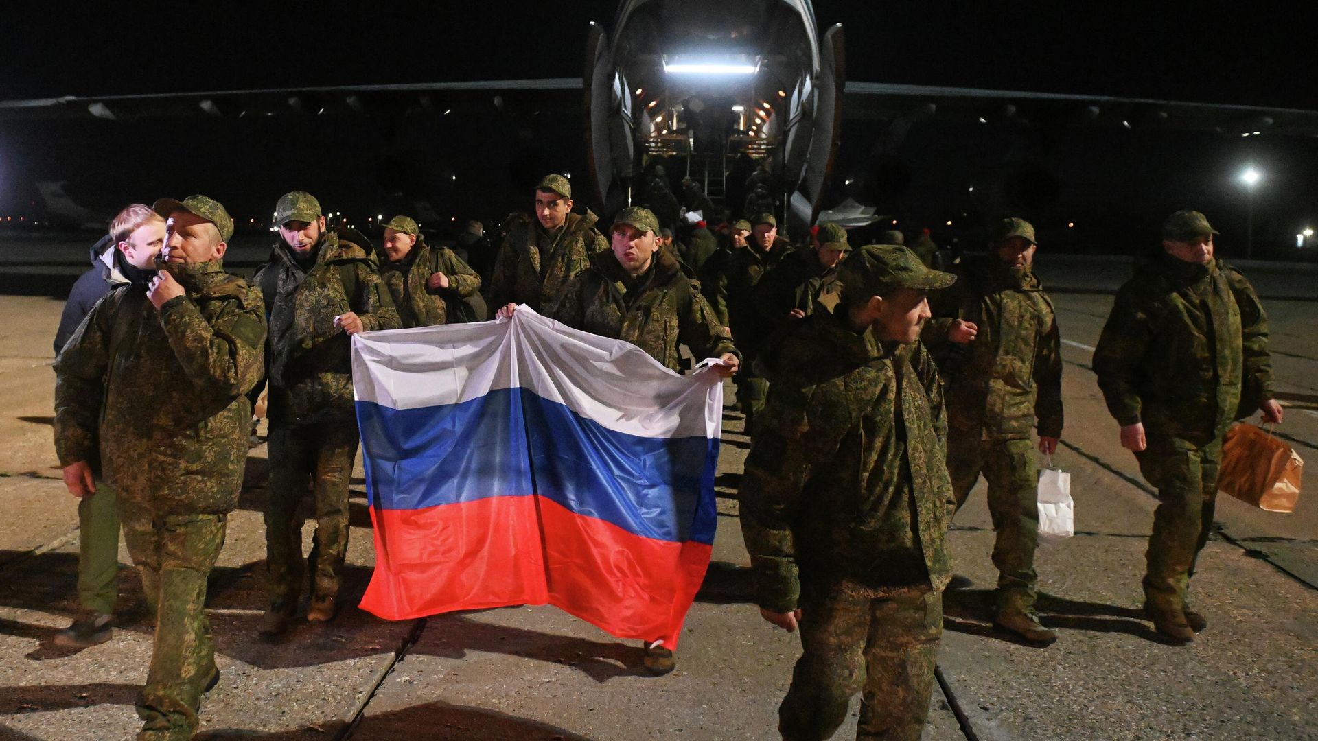 Военнослужащие Вооруженных Сил России, вернувшиеся из украинского плена Военнослужащие Вооруженных Сил России, вернувшиеся из украинского плена - РИА Новости, 1920, 12.05.2026