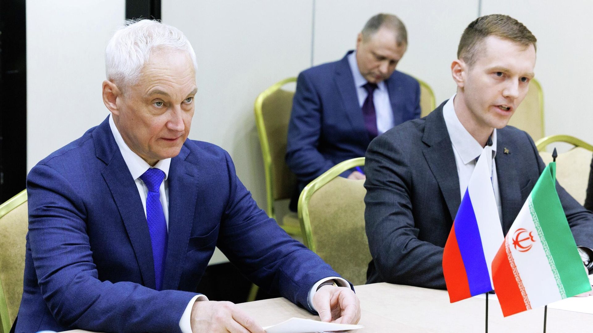 Министр обороны РФ Андрей Белоусов во время переговоров с замминистра обороны Ирана бригадным генералом Талаи-Ник Резой в Бишкеке - РИА Новости, 1920, 27.04.2026