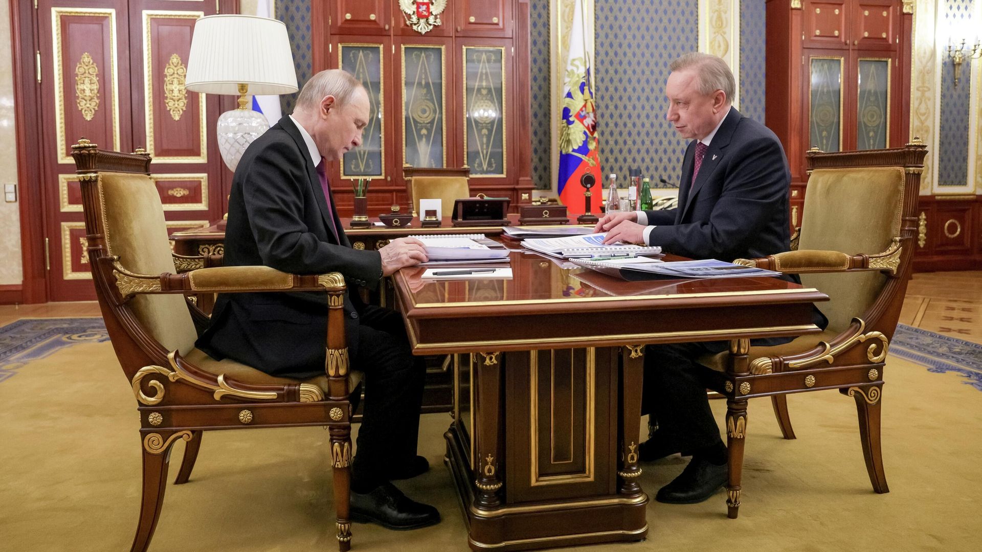 Президент РФ Владимир Путин и губернатор Санкт-Петербурга Александр Беглов во время встречи в Санкт-Петербурге. 27 апреля 2026 Президент РФ Владимир Путин и губернатор Санкт-Петербурга Александр Беглов во время встречи в Санкт-Петербурге. 27 апреля 2026 - РИА Новости, 1920, 27.04.2026