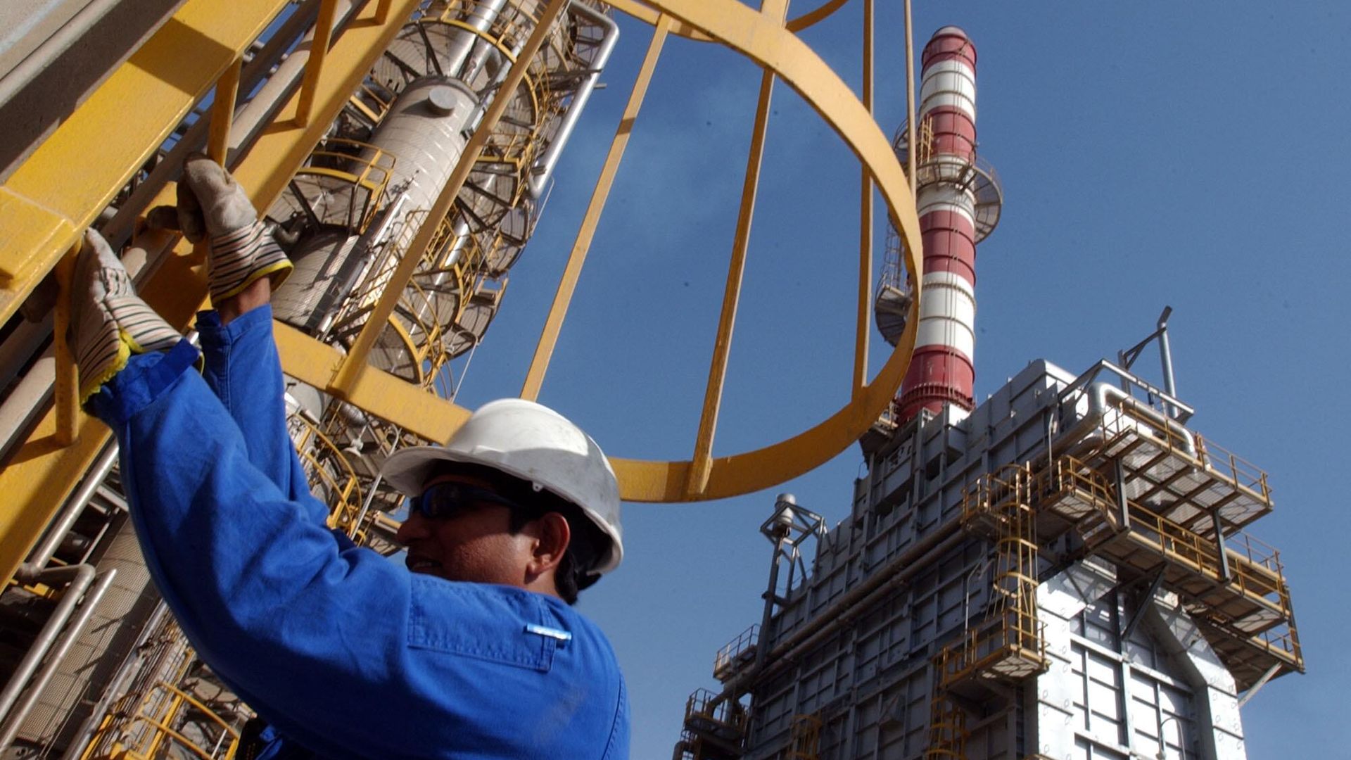 Нефтеперерабатывающий завод в Джебель-Али, Объединенные Арабские Эмираты Нефтеперерабатывающий завод в Джебель-Али, Объединенные Арабские Эмираты - РИА Новости, 1920, 10.07.2026