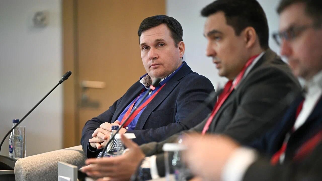 Руководитель проекта по развитию регионального бизнеса, АО Российский экспортный центр Станислав Одарич во время круглого стола Молодежь Кавказа: энергия новой экономики в рамках Кавказского инвестиционного форума Руководитель проекта по развитию регионального бизнеса, АО Российский экспортный центр Станислав Одарич во время круглого стола Молодежь Кавказа: энергия новой экономики в рамках Кавказского инвестиционного форума - РИА Новости, 1920, 29.04.2026
