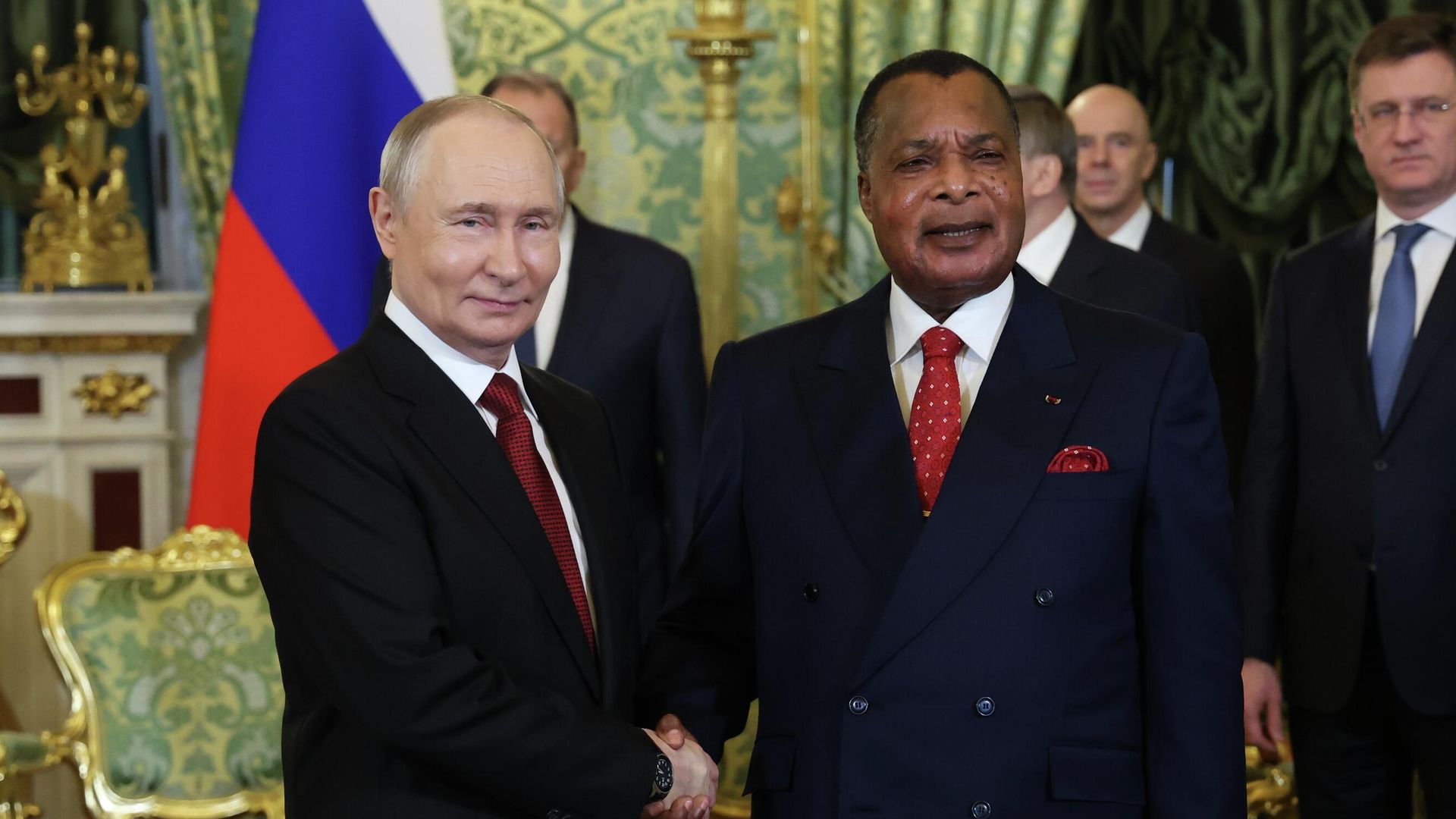Владимир Путин и президент Республики Конго Дени Сассу-Нгессо - РИА Новости, 1920, 30.04.2026