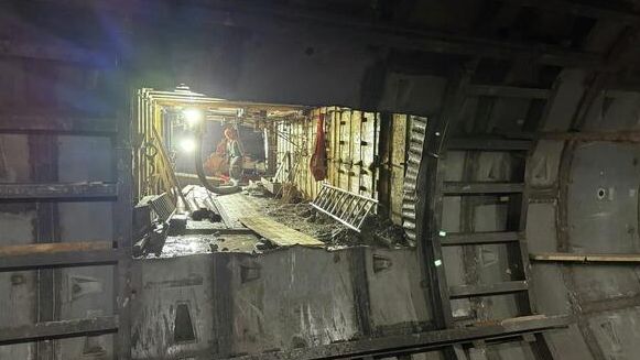 Старый и новый тоннели строящегося метро соединили в Красноярске Старый и новый тоннели строящегося метро соединили в Красноярске - РИА Новости, 1920, 30.04.2026