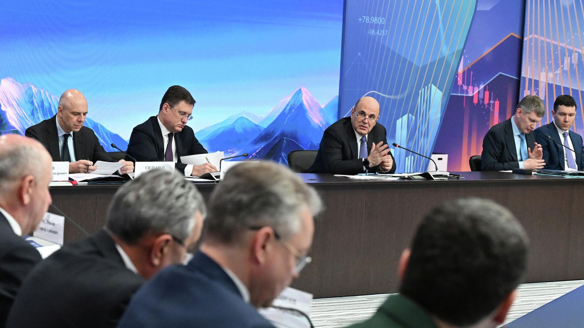 Председатель правительства РФ Михаил Мишустин проводит совещание с членами Правительственной комиссии по вопросам социально-экономического развития Северо-Кавказского федерального округа Председатель правительства РФ Михаил Мишустин проводит совещание с членами Правительственной комиссии по вопросам социально-экономического развития Северо-Кавказского федерального округа - РИА Новости, 1920, 30.04.2026