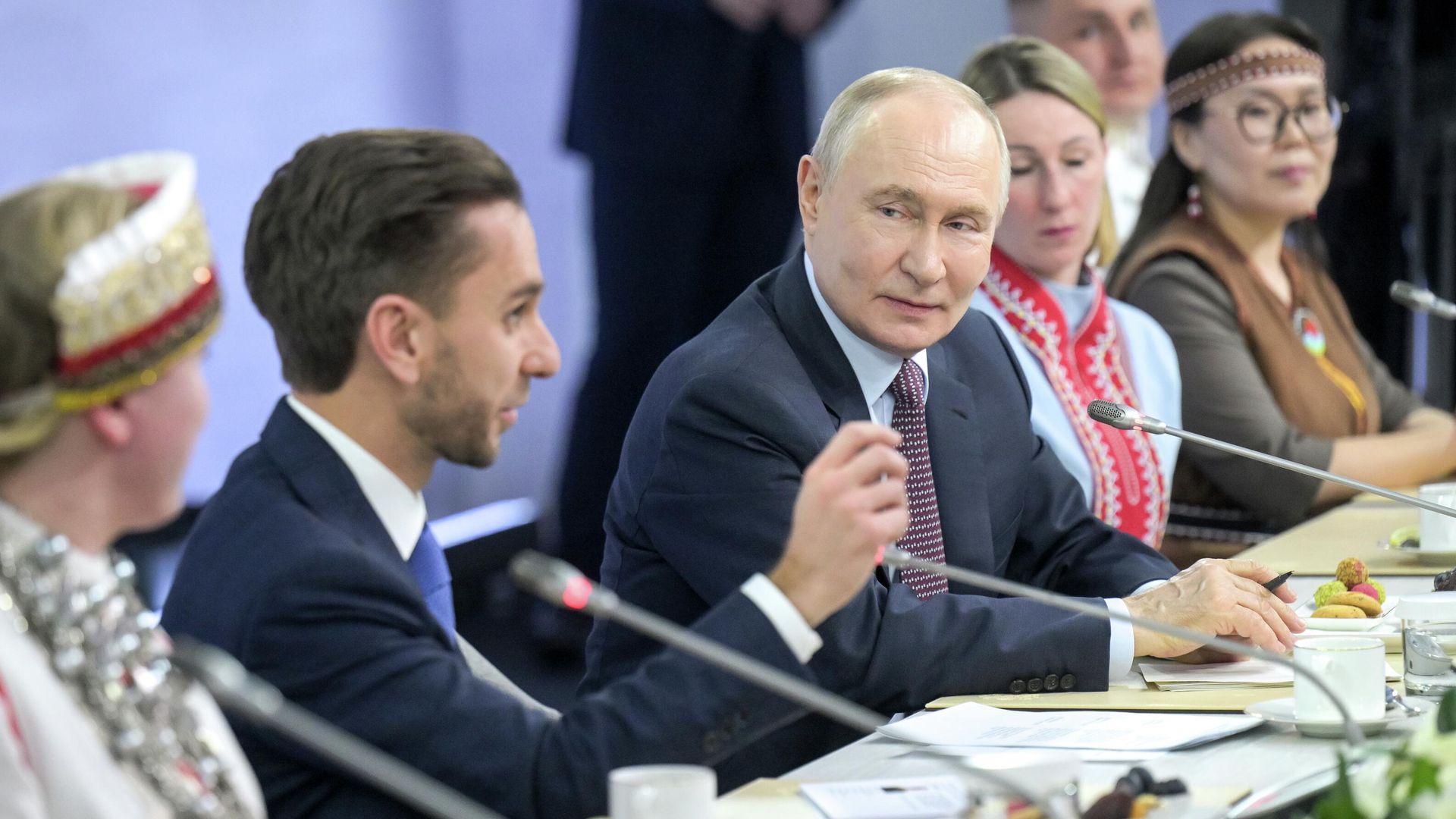 Президент РФ Владимир Путин на встрече с представителями коренных малочисленных народов России в рамках просветительского марафона Знание. Первые в Москве - РИА Новости, 1920, 30.04.2026