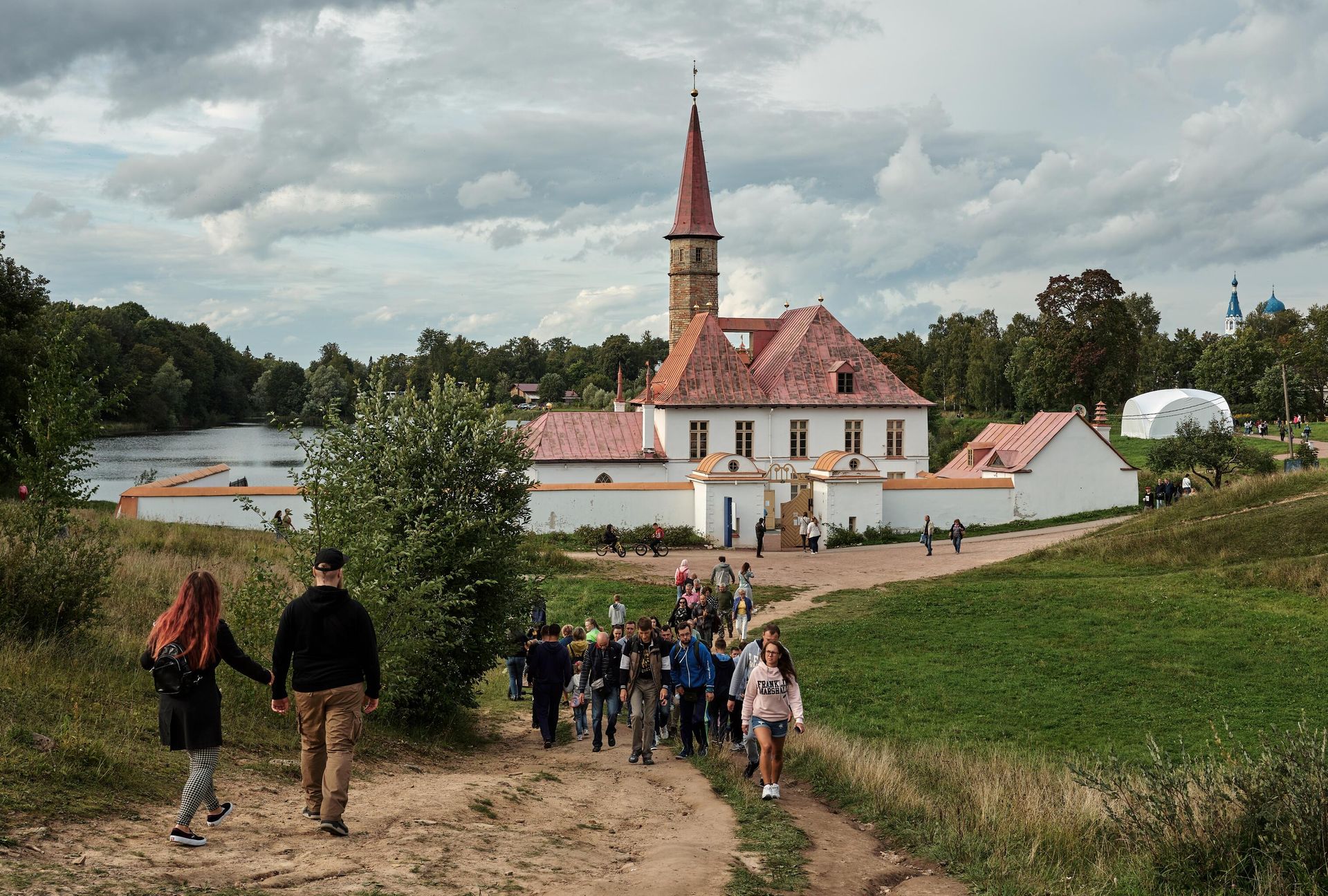 Приоратский парк города Гатчина под Санкт-Петербургом Приоратский парк города Гатчина под Санкт-Петербургом - РИА Новости, 1920, 08.09.2026
