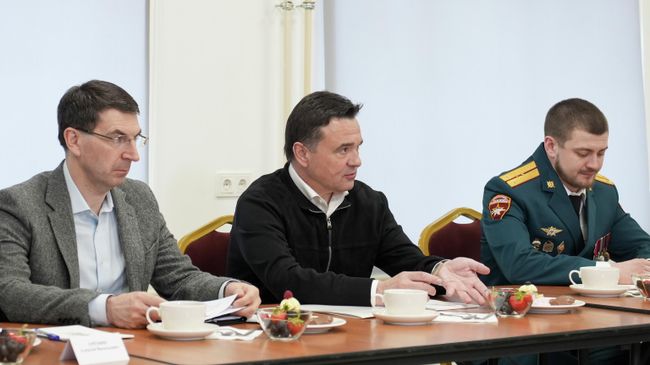 Губернатор Московской области Андрей Воробьев во время встречи с финалистами программы Герои Подмосковья