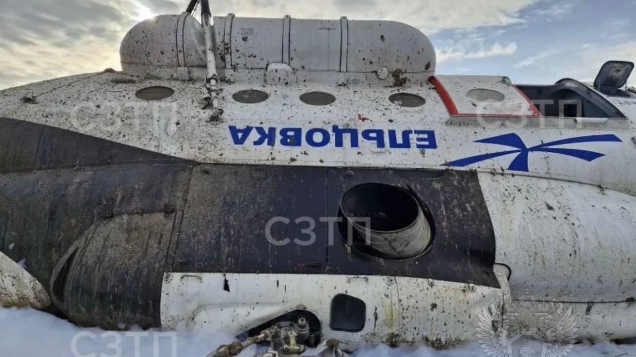 Последствия жесткой посадки вертолета МИ-8Т в Республике Коми - РИА Новости, 1920, 01.05.2026