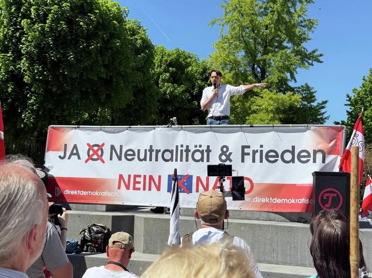 Митинг против поддержки Украины в Вене Митинг против поддержки Украины в Вене - РИА Новости, 1920, 02.05.2026