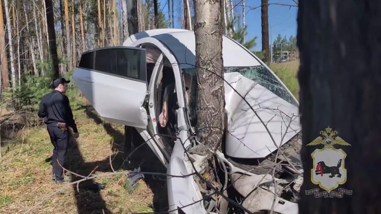 Последствия ДТП на Байкальском тракте в пригороде Иркутска. 3 мая 2026 Последствия ДТП на Байкальском тракте в пригороде Иркутска. 3 мая 2026 - РИА Новости, 1920, 03.05.2026