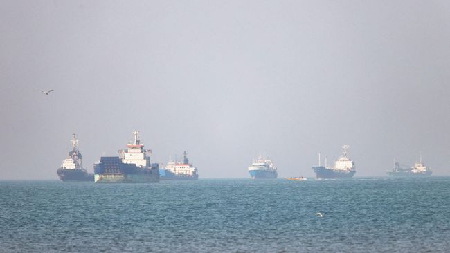 Судна в Ормузском проливе