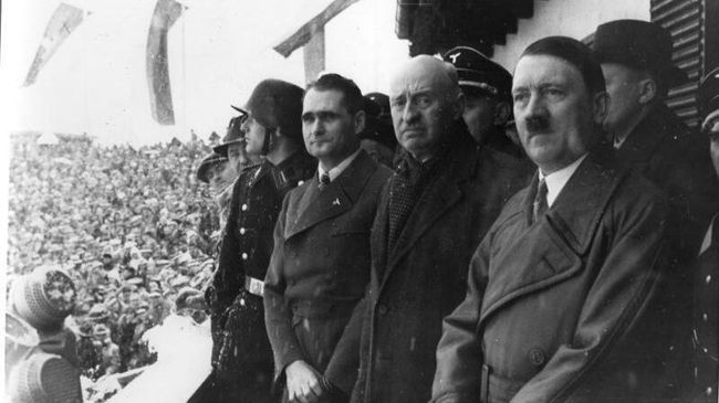 Рудольф Гесс, Анри де Байе-Латур и Адольф Гитлер Рудольф Гесс, Анри де Байе-Латур и Адольф Гитлер