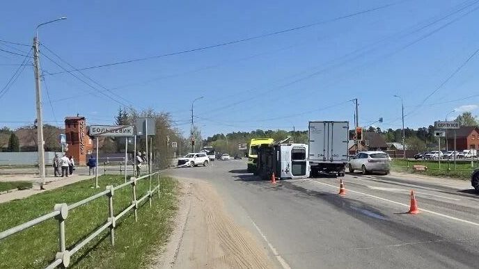 Последствия ДТП с участием машины скорой помощи в Московской области Последствия ДТП с участием машины скорой помощи в Московской области - РИА Новости, 1920, 05.05.2026