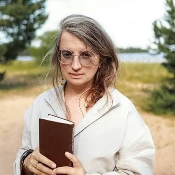 Аглая Датешидзе, врач-психотерапевт и преподаватель психологии института “Маяк” Аглая Датешидзе, врач-психотерапевт и преподаватель психологии института “Маяк”