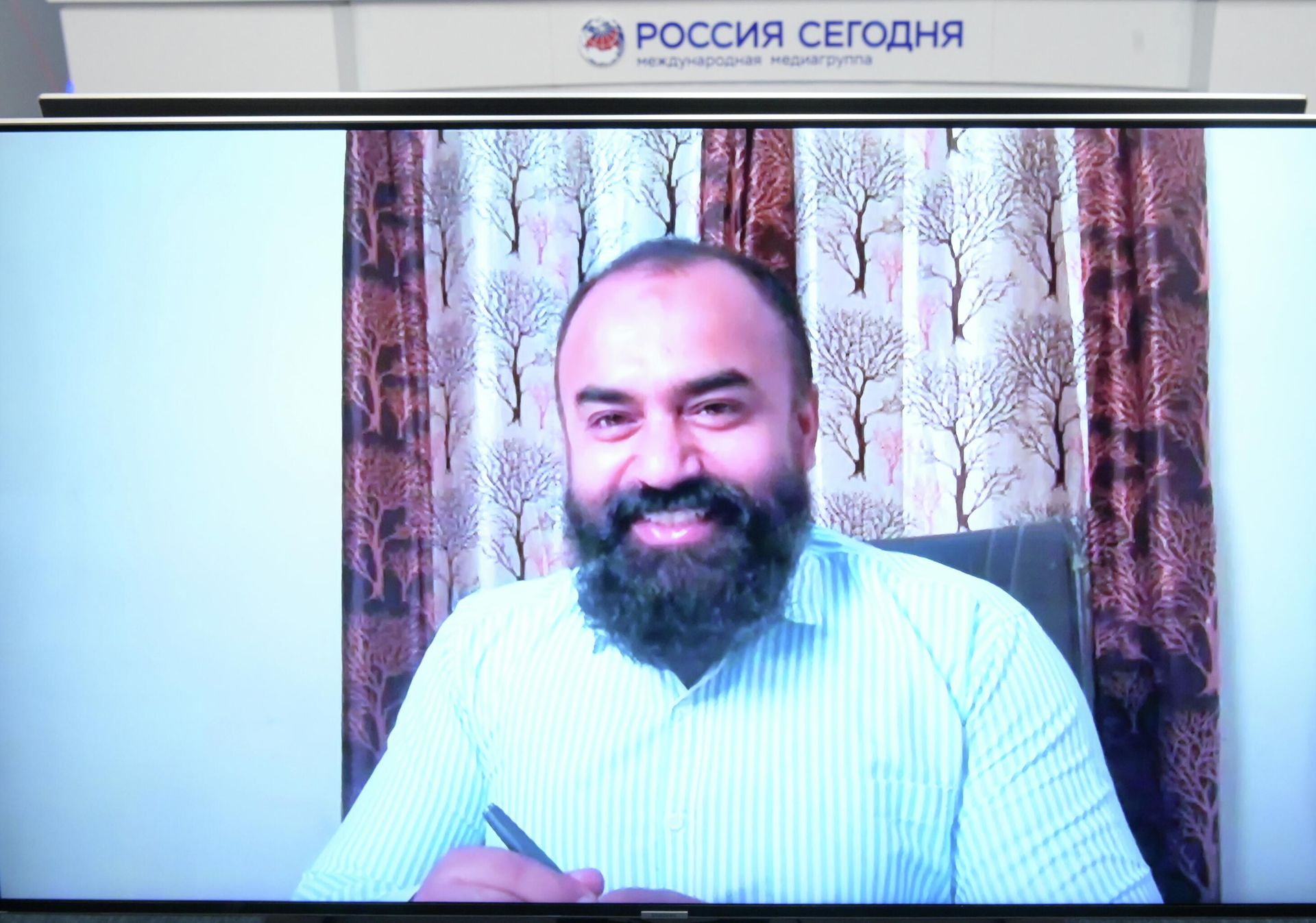 Церемония пописания меморандума о взаимопонимании между Международным информационным агентством и радио Sputnik и индийским исследовательским центром Visvaniti Foundatio - РИА Новости, 1920, 05.05.2026