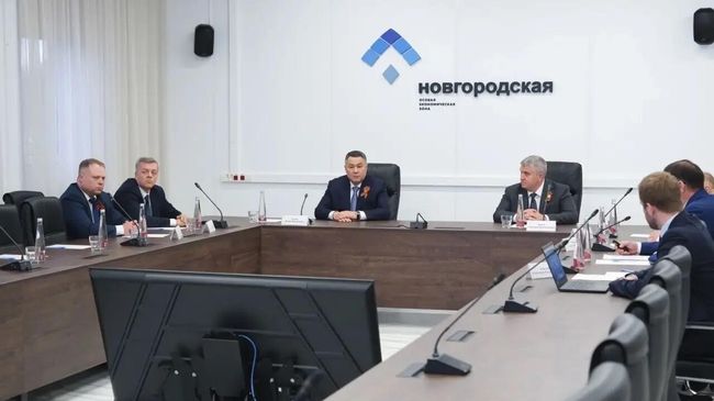 Полномочный представитель президента России в СЗФО Игорь Руденя на рабочей встрече с губернатором Новгородской области Александром Дроновым