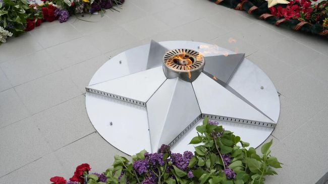 Мемориал на братской могиле в поселке Советском на Кубани
