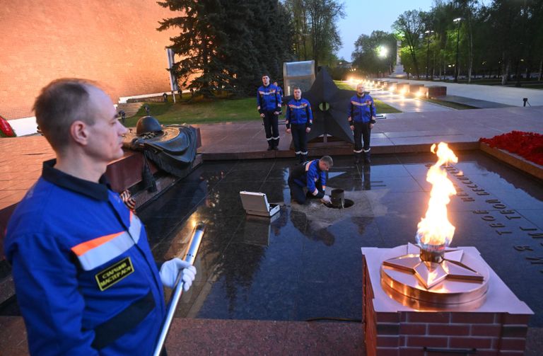 Профилактика Вечного огня в Александровском саду