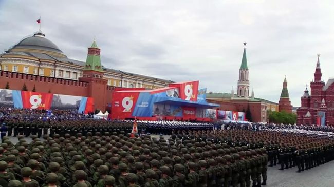 Военный парад в Москве в честь 81-й годовщины Победы в Великой Отечественной войне (стоп-кадр видео)