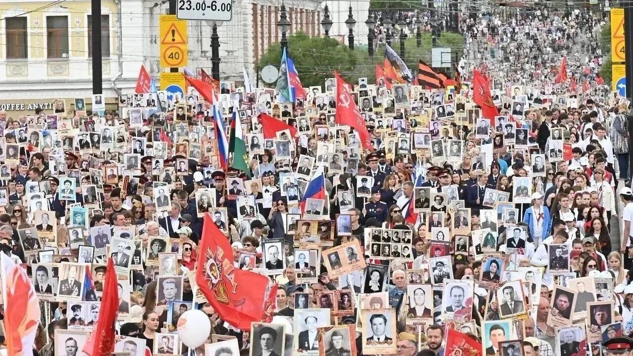 Шествие Бессмертного полка в Омске Шествие Бессмертного полка в Омске - РИА Новости, 1920, 09.05.2026