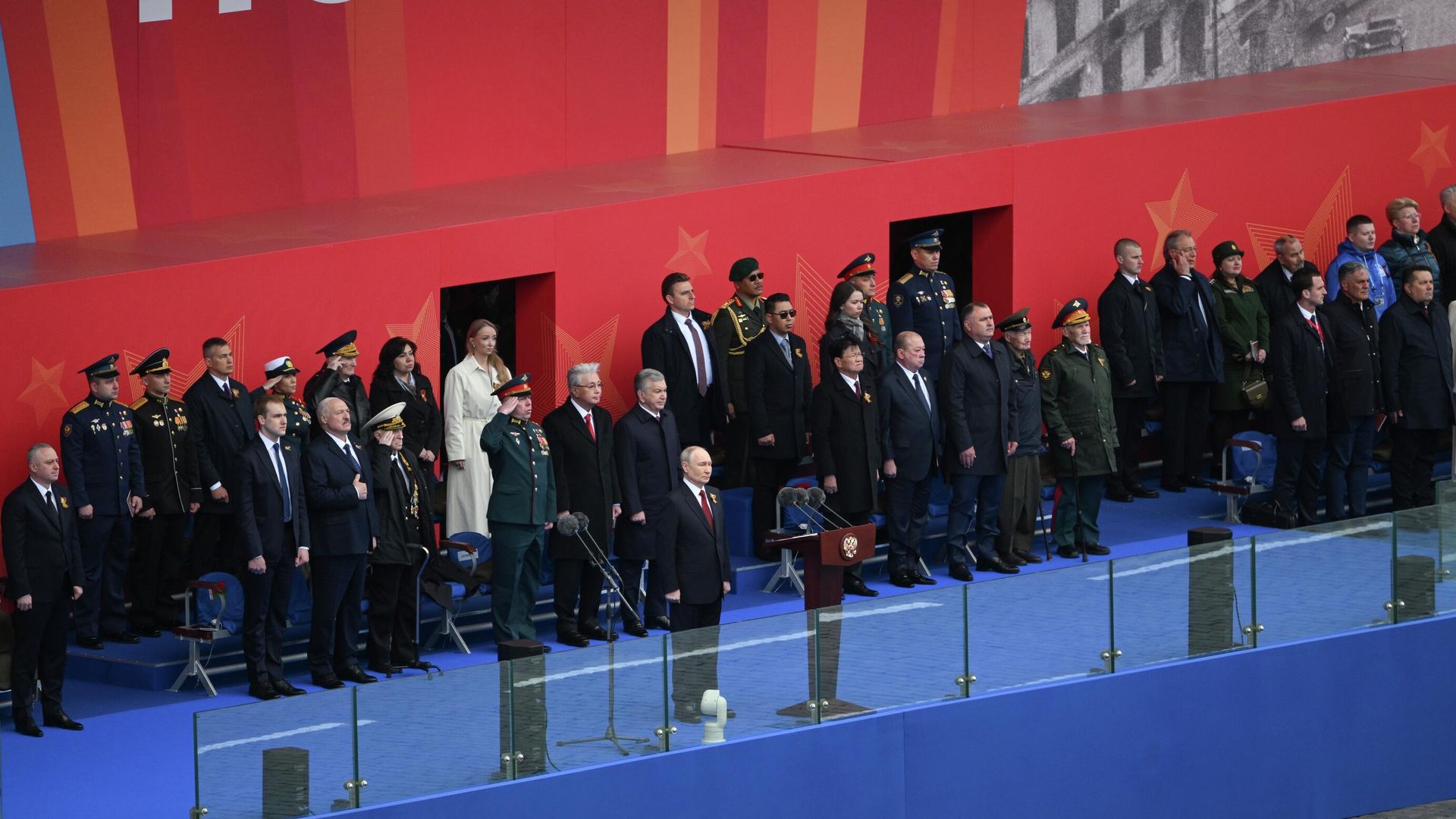 Президент России Владимир Путин на военном параде в Москве в честь 81-й годовщины Победы в Великой Отечественной войне - РИА Новости, 1920, 09.05.2026